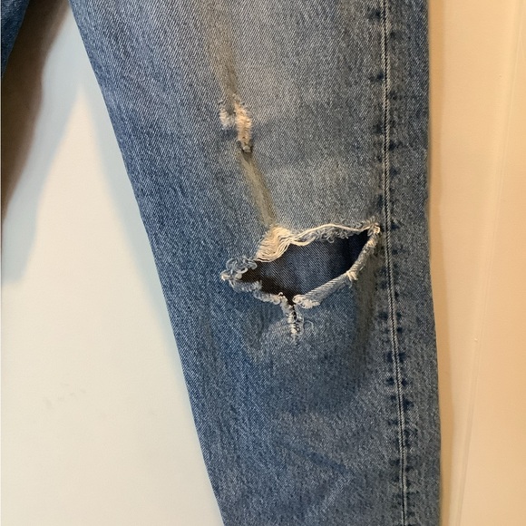 Levi's Light Blue Distressed Ankle Jeans - Picture 2 of 6